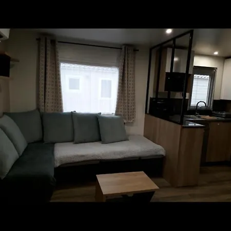 Contis مكان تخييم *