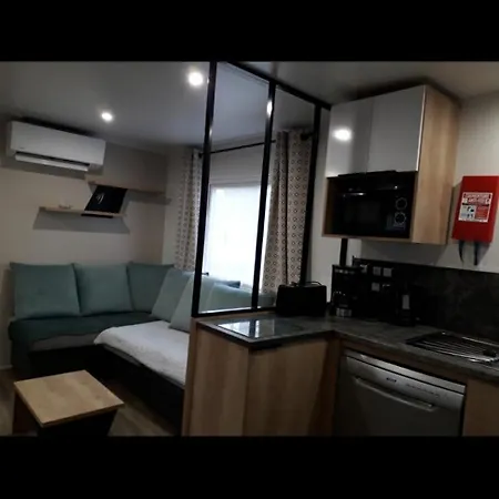 Contis * سان جوليان-أون-بورن